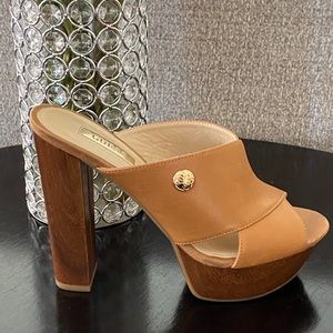 GUESS FITS A Size 5.5